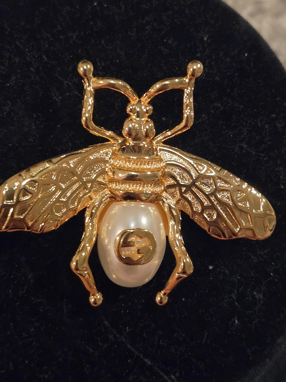 18kgp Gucci Gold Bee Brooch with Pearl Accent - Women's Jewelry